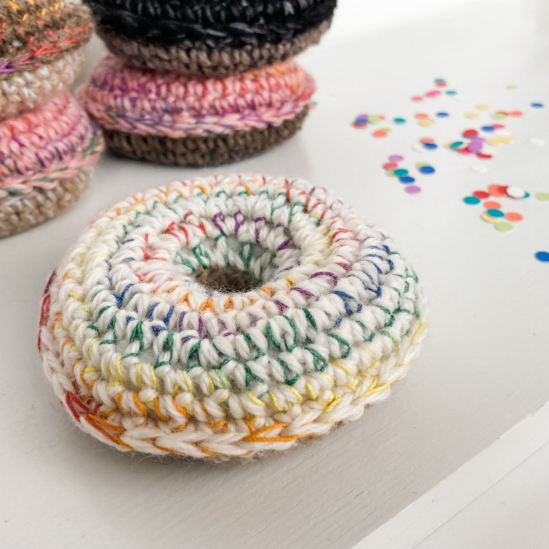Catnip Donut Cat Toy - Luxvetco